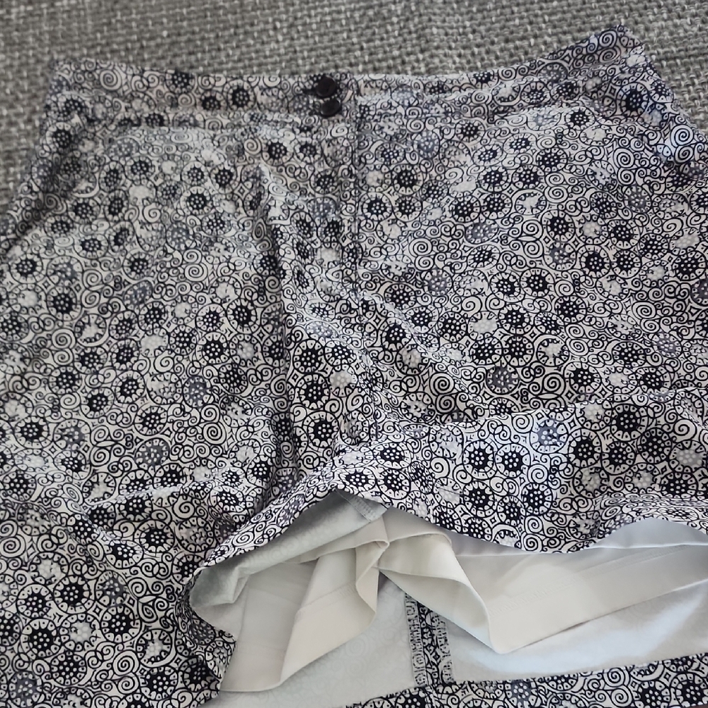 Lopez Stylish Black and White Patterned Skort